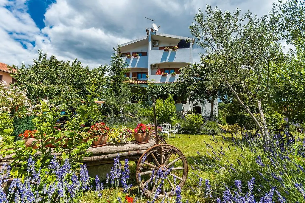 Sukošan Apartments Sime