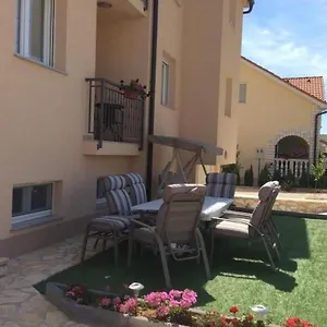 Lipovica Apartman