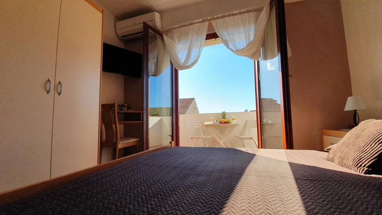 Apartments Sime Sukošan Kroatien